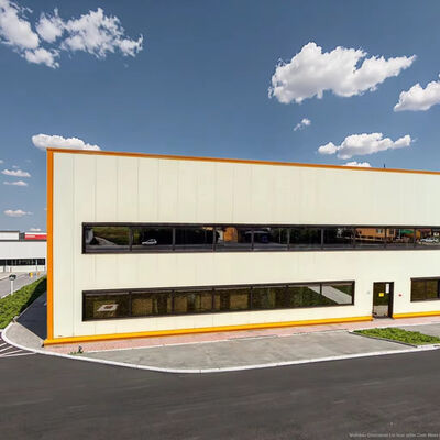 Portal Frame Steel Structure Warehouse , Prefabricated Metal Warehouse Buildings