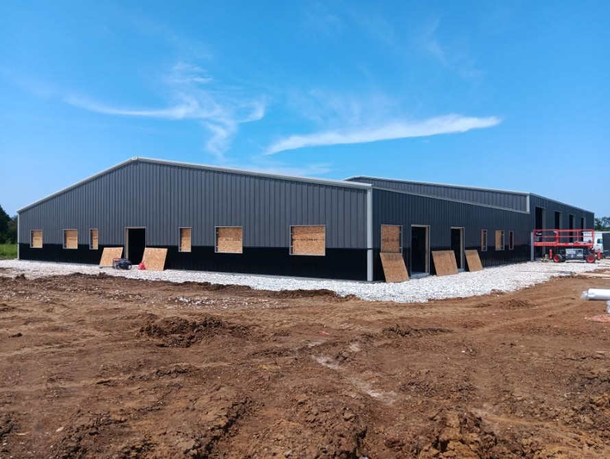 Metal Warehouse Building Heavy Duty and Hot Dip Galvanized Or Painted for Your Requirement