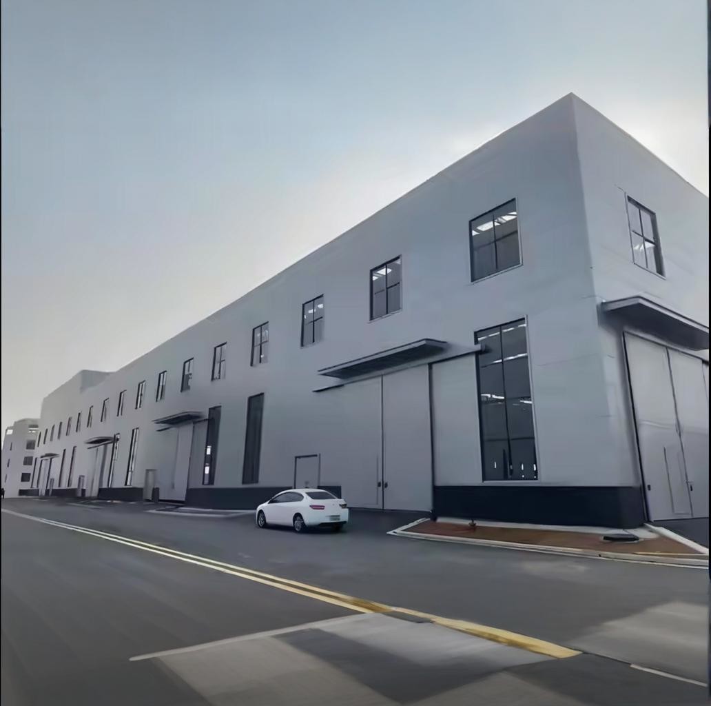 High Rise Steel Construction Building , Q345B Q235B Light Steel Frame Multi Storey Construction