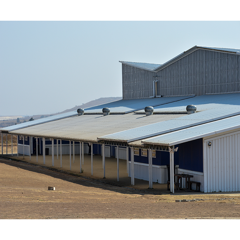 Corrosion Resistant Prefabricated Steel Shed Construction , Steel Farm Equipment Storage Shed