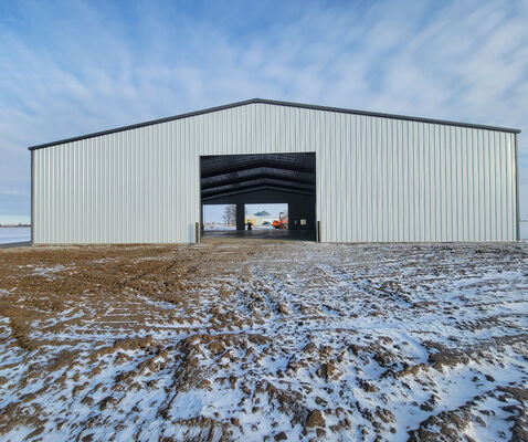 ASTM Standard Steel Structure Warehouse Customized With Painting / Galvanized Treatment